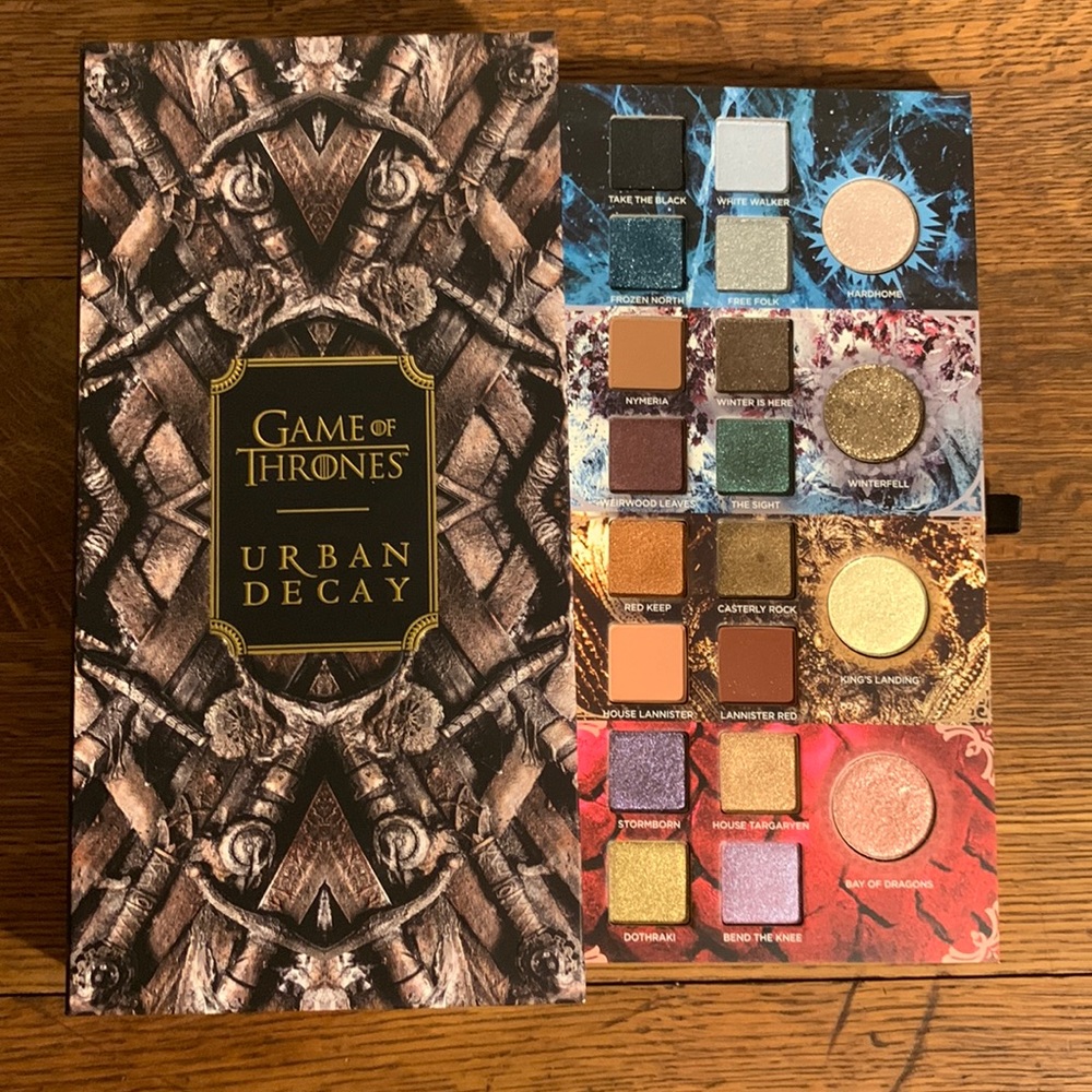 Urban Decay Game of Thrones GOT eyeshadow palette